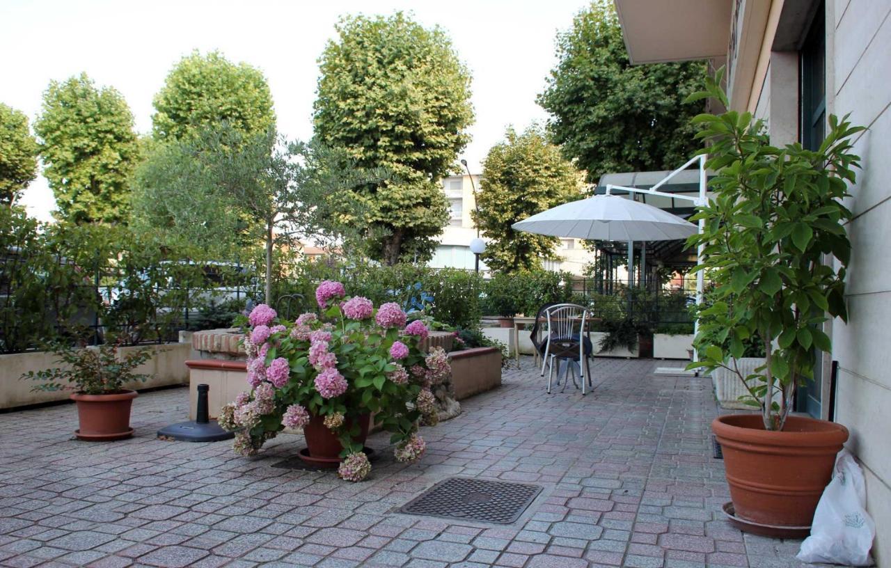 Hotel Serena Rieti Extérieur photo